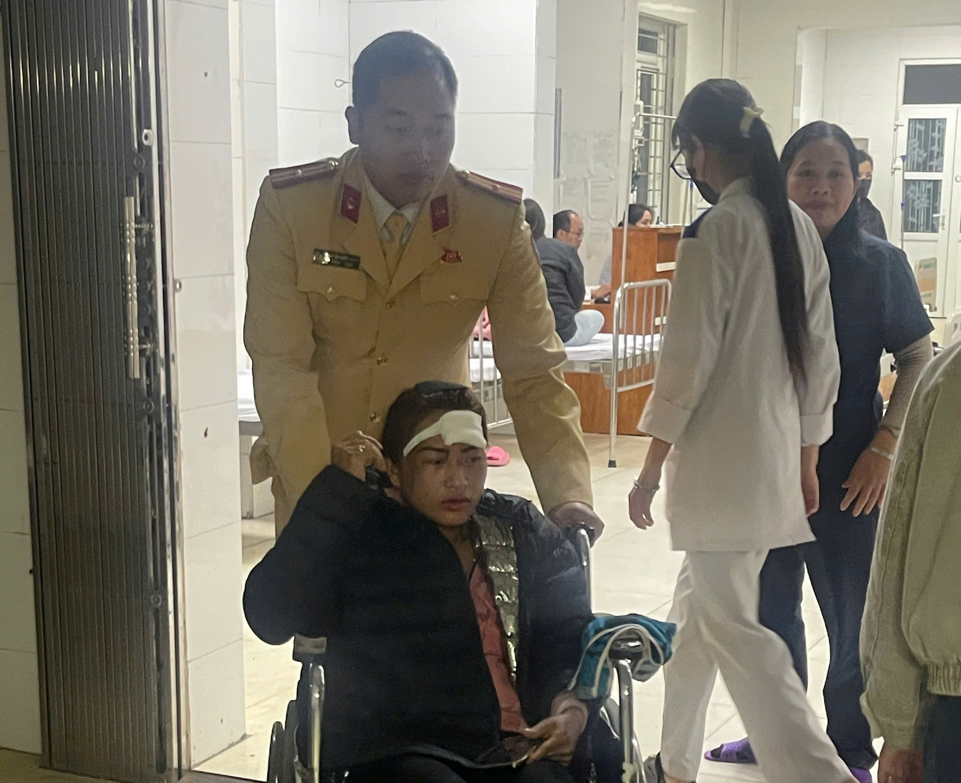 Phòng Cảnh sát giao thông: Kịp thời cứu giúp nạn nhân gặp nạn trên sông Văn Úc